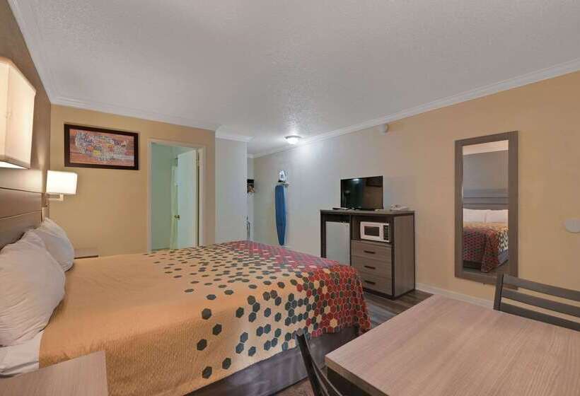 هتل Econo Lodge Woodland Near I 5