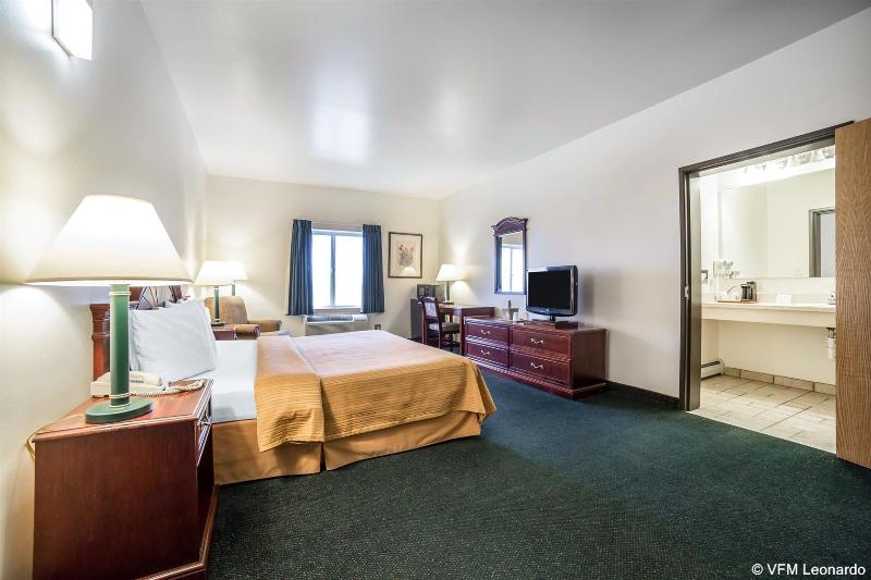 هتل Helena Inn Airport