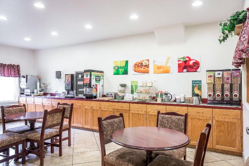 هتل Helena Inn Airport