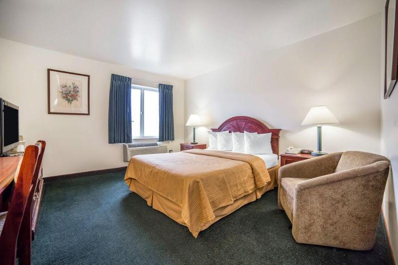 هتل Helena Inn Airport