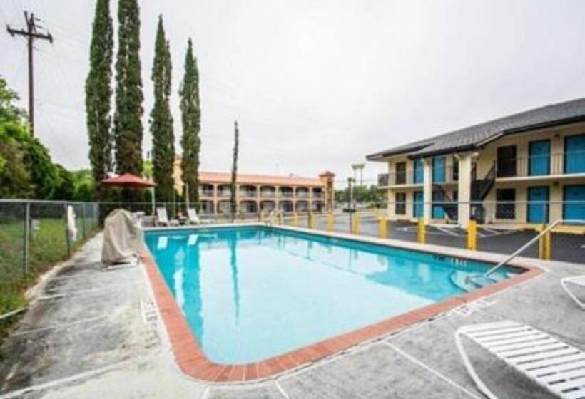 فندق High Springs Inn