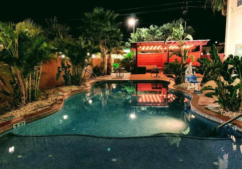 هتل Holiday Inn   Brownsville, An Ihg