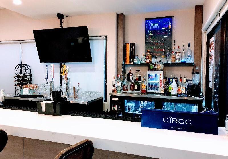 هتل Holiday Inn   Brownsville, An Ihg