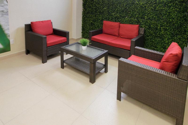 هتل Holiday Inn Express & Suites Irapuato