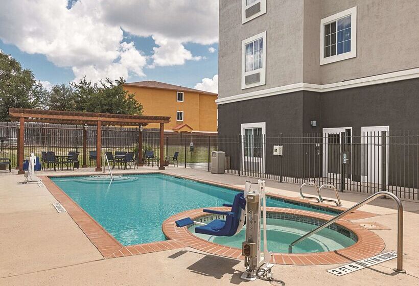 Отель La Quinta By Wyndham San Antonio Northwest