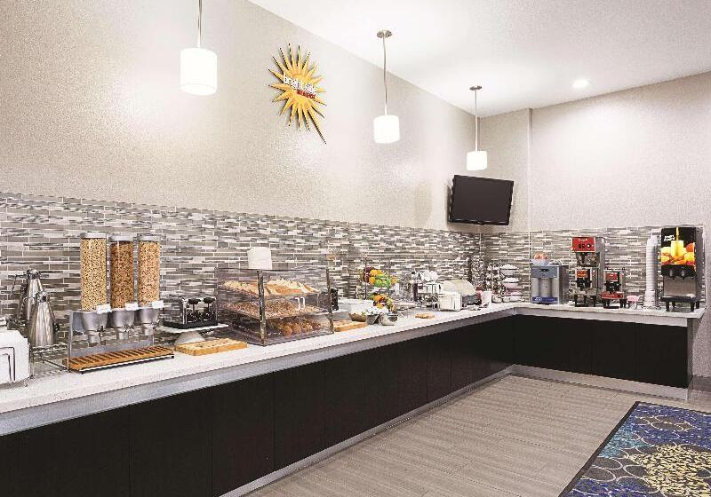 Отель La Quinta By Wyndham San Antonio Northwest