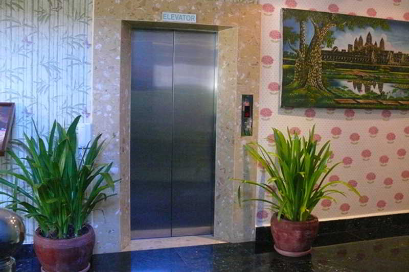 هتل Parklane