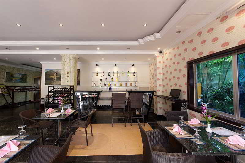 هتل Parklane