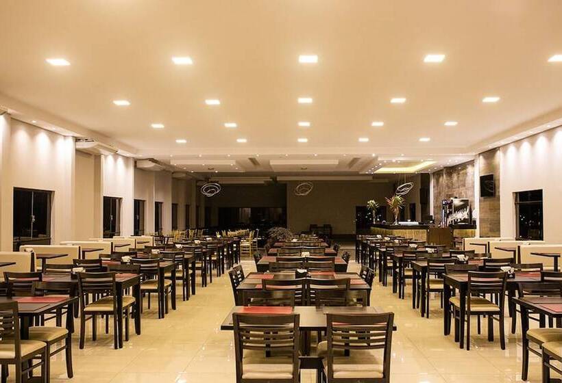 בית מלון כפרי Primar Plaza