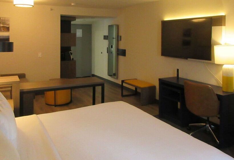 هتل Quality Inn & Suites Irvine Spectrum