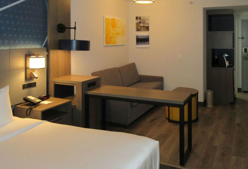 هتل Comfort Inn & Suites Irvine Spectrum