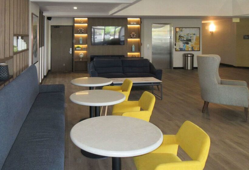 هتل Comfort Inn & Suites Irvine Spectrum