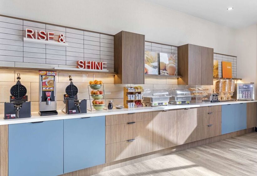 هتل Comfort Inn & Suites Irvine Spectrum