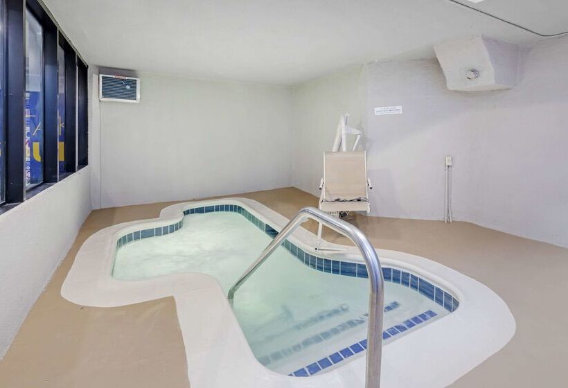 هتل Comfort Inn & Suites Irvine Spectrum