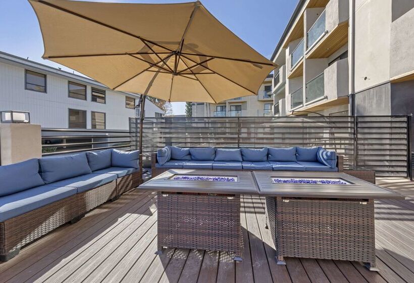 هتل Comfort Inn & Suites Irvine Spectrum