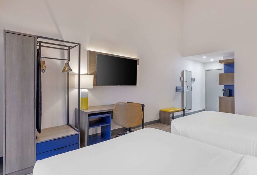 هتل Quality Inn & Suites Irvine Spectrum