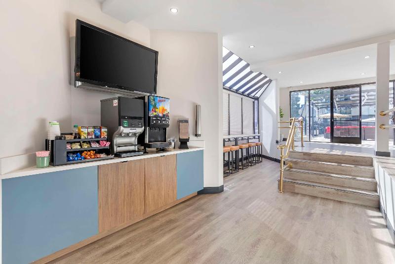 هتل Comfort Inn & Suites Irvine Spectrum