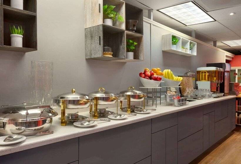 فندق Ramada By Wyndham Oakland Downtown City Center