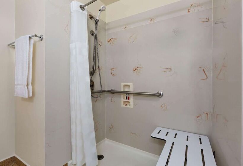 فندق Ramada By Wyndham Oakland Downtown City Center