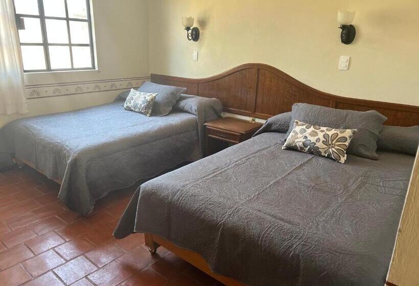 فندق Real De Huasca