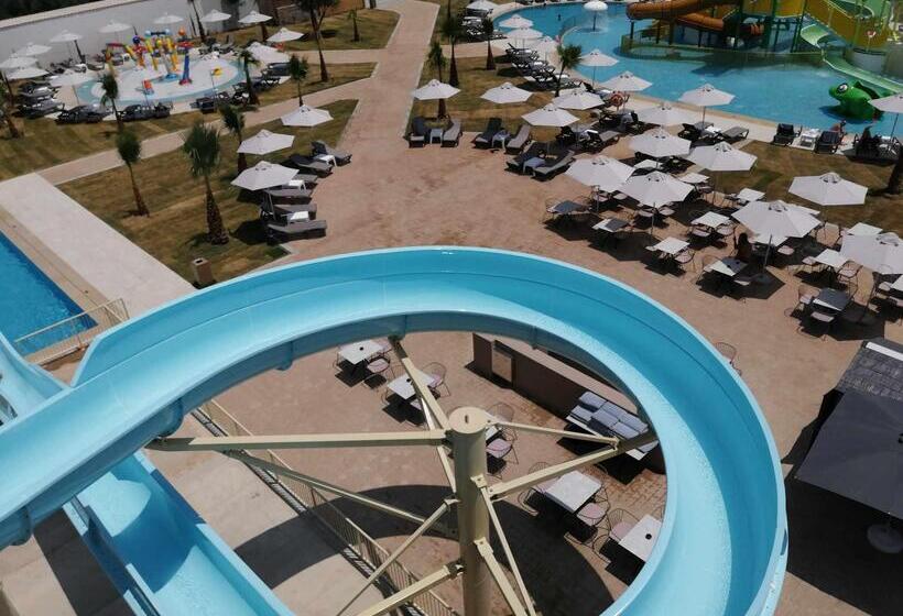 هتل Senseana Sea Side Resort & Aquadventure