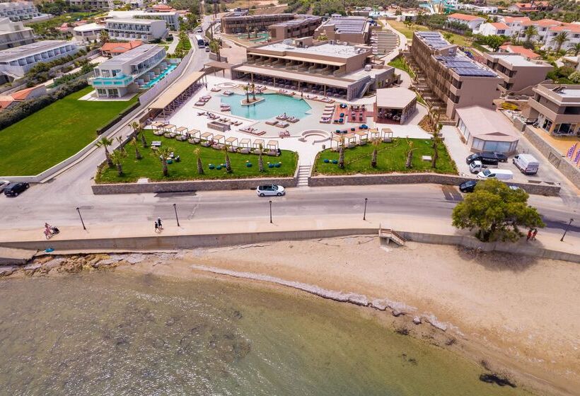 هتل Senseana Sea Side Resort & Aquadventure