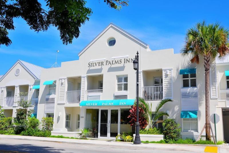 Hotel Silver Palms Inn