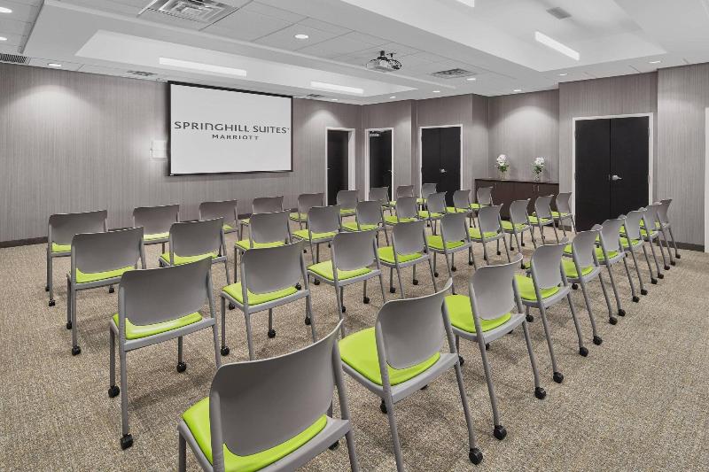 هتل Springhill Suites By Marriott Roanoke