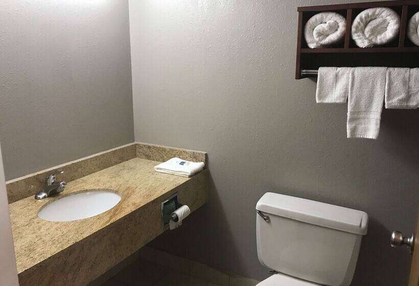 هتل Studio 6 Suites Tupelo, Ms