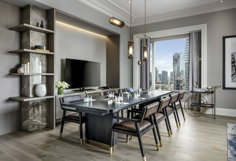 Отель The St. Regis Toronto