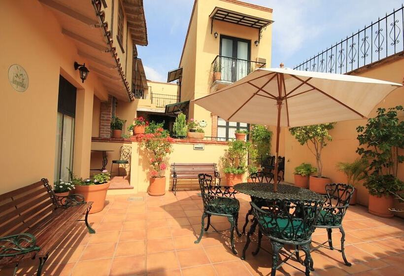 هتل Villa Mirasol