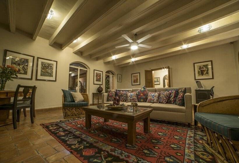 هتل Villa Mirasol