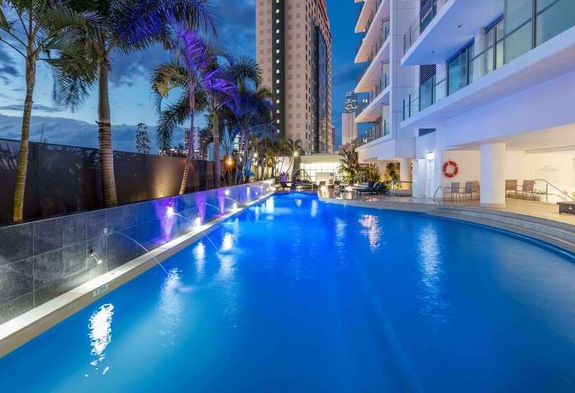 Отель Wyndham Surfers Paradise