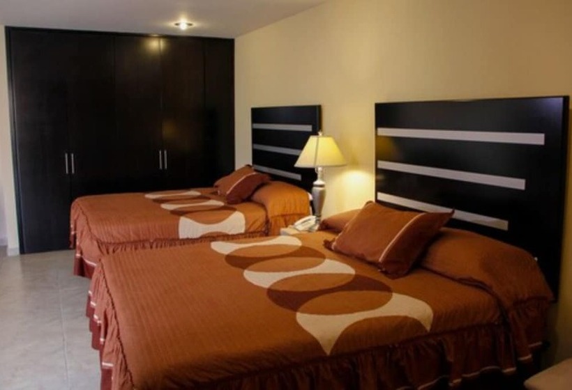هتل Y Suites El Refugio De Don Carlos