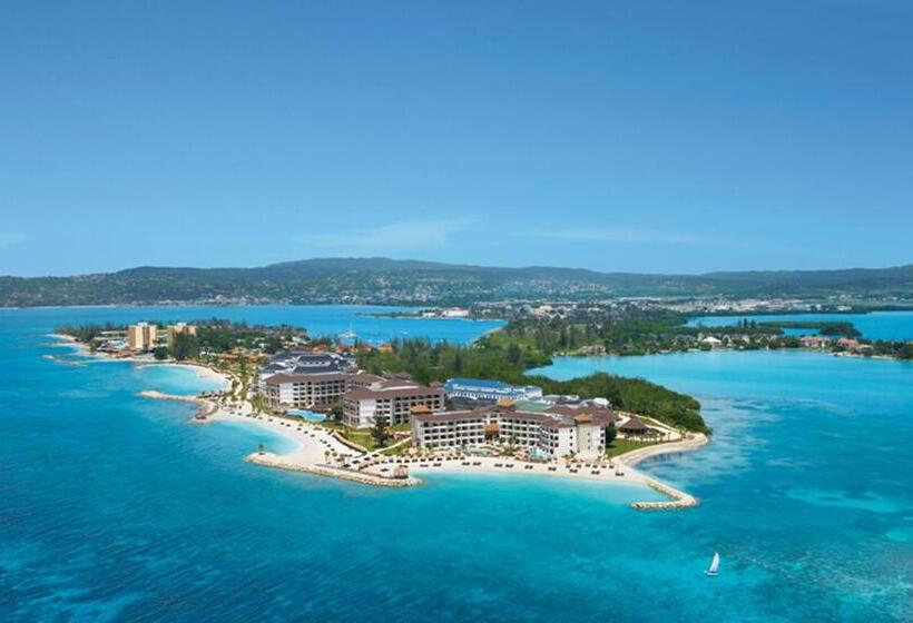 استراحتگاه Secrets Wild Orchid