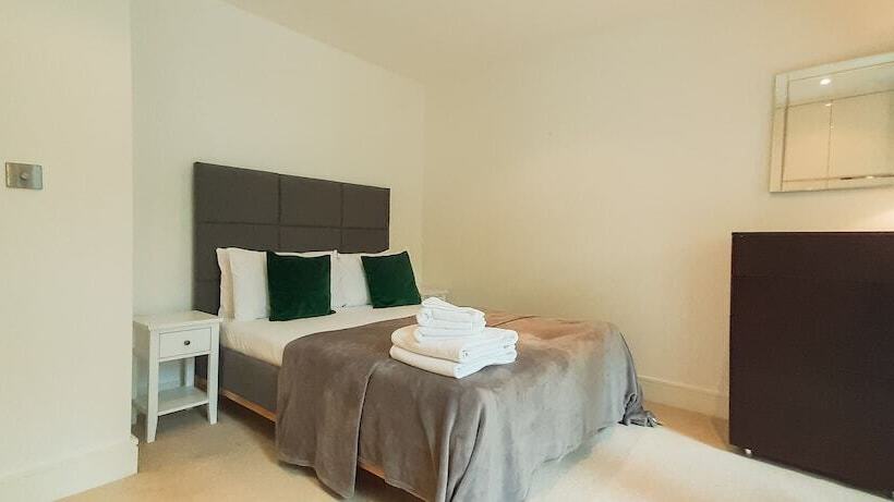 Spacious Serviced Apartments Canary Wharf