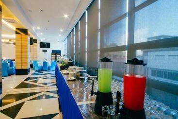 Facade By Hotel Fina
