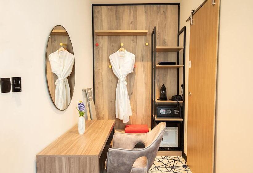 Fotos del hotel Grand Kingsgate Waterfront By Millennium Hotels:  26