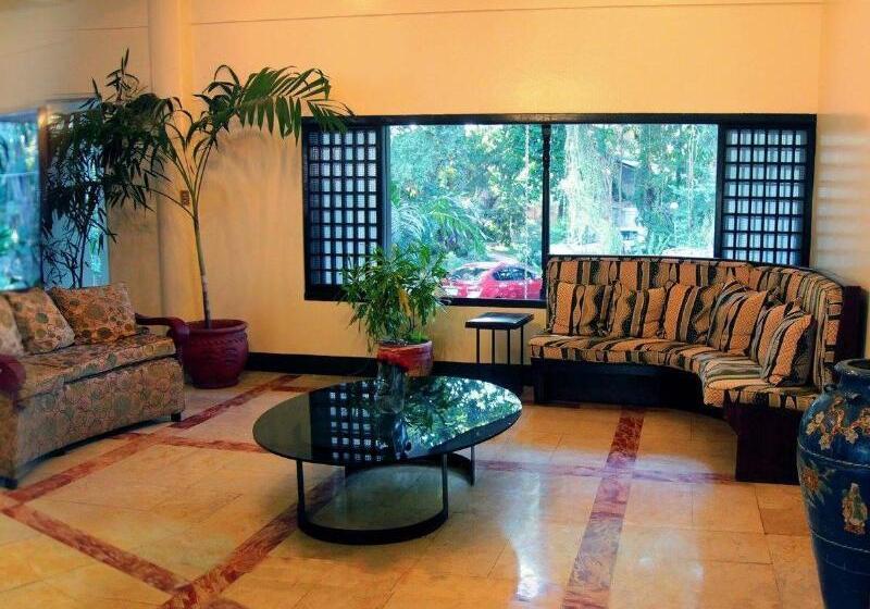 هتل Lisland Rainforest Resort