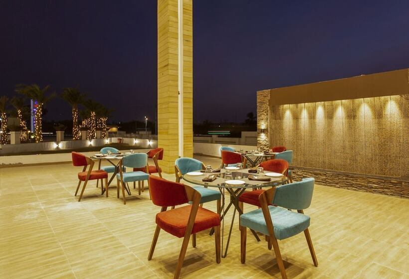 Отель Sarovar Portico Somnath