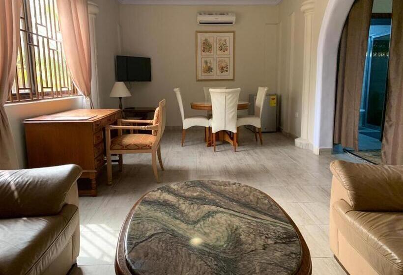 فندق Aborigines Beach Resort