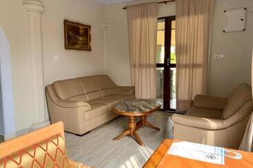 هتل Aborigines Beach Resort