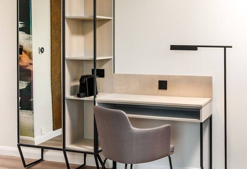 בית מלון כפרי Spark By Hilton London Romford