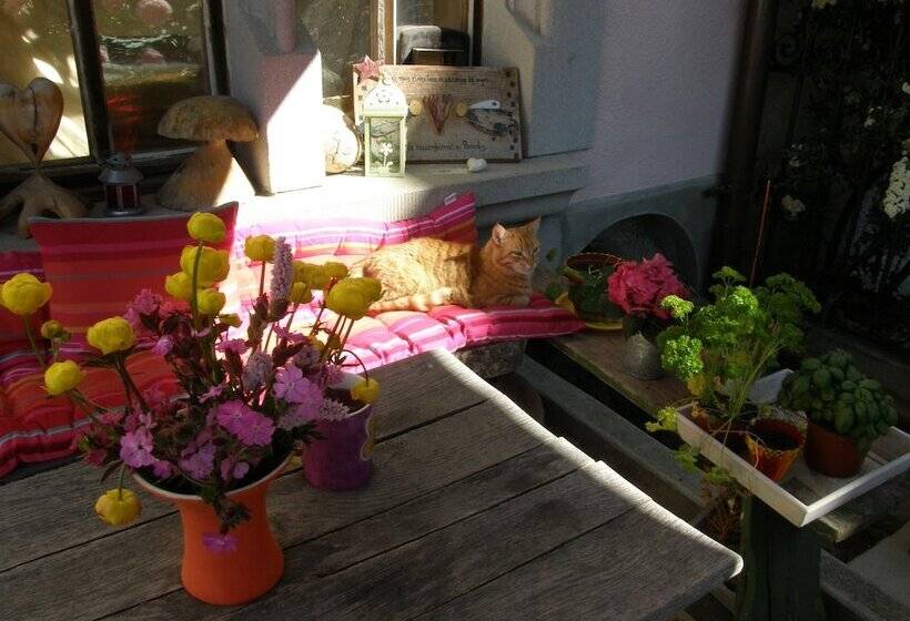 ホテル Au Soleil De Gruyères Chez Chantal
