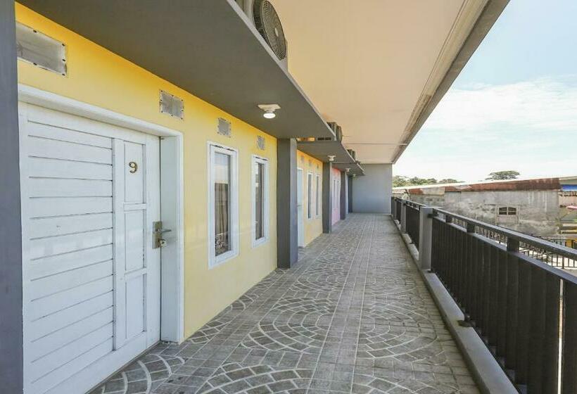هتل Reddoorz At Pelangi Guest House