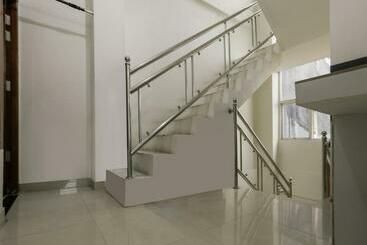 هتل Oyo 3838 Tamansari Guest House