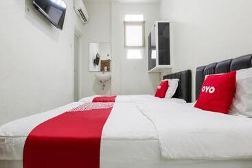 هتل Oyo 3838 Tamansari Guest House