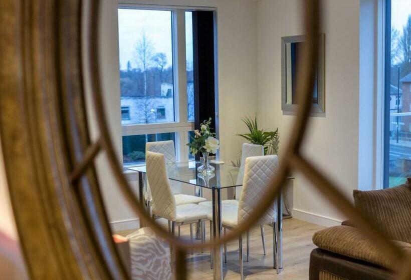 هتل 2 Bed Property Close To Heathrow Airport