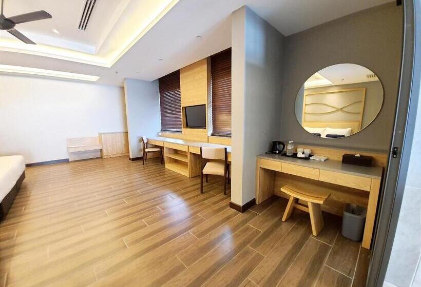 هتل Pacific Regency Beach Resort Port Dickson