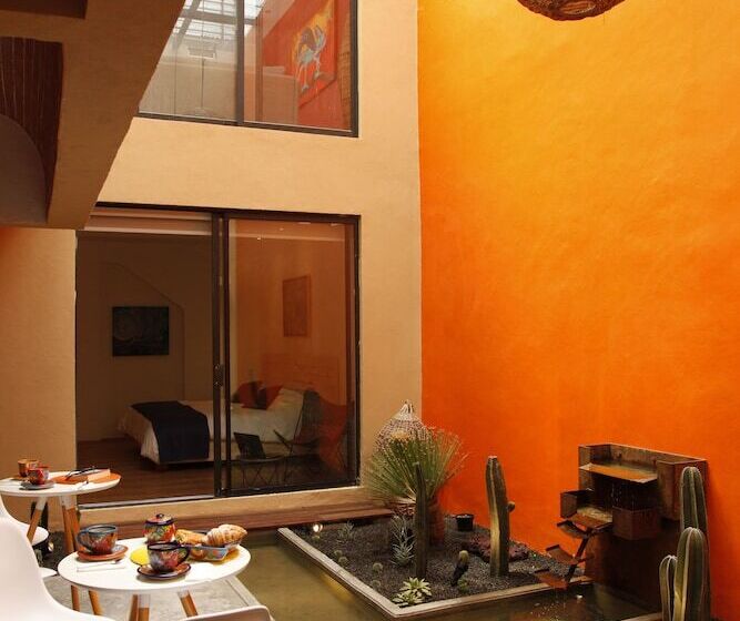 هتل Coyoacaninn Guesthouse